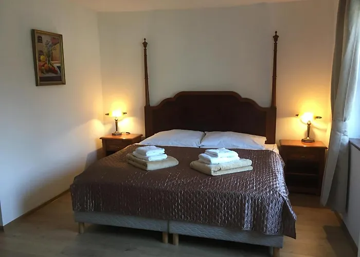 Jokai Vendeghaz 3* Homokkomarom
